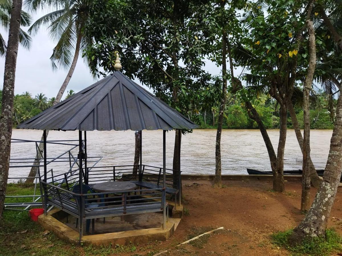 Munroe Lagoons Kollam Luaran gambar