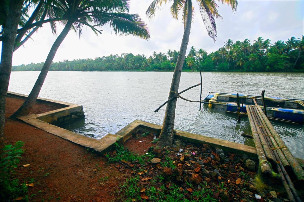 Munroe Lagoons Kollam Luaran gambar