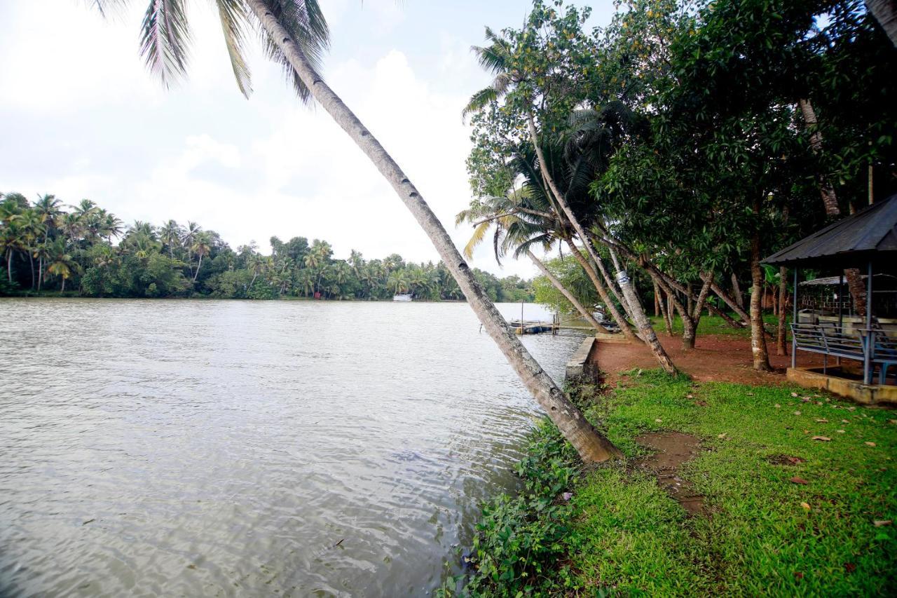 Munroe Lagoons Kollam Luaran gambar