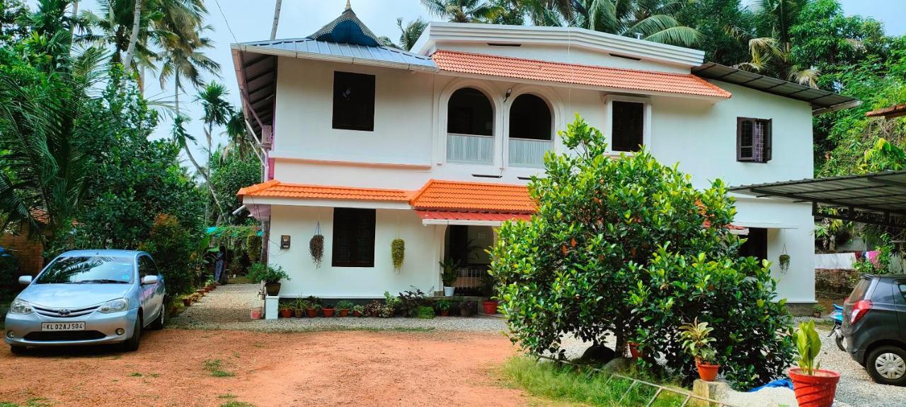 Munroe Lagoons Kollam Luaran gambar